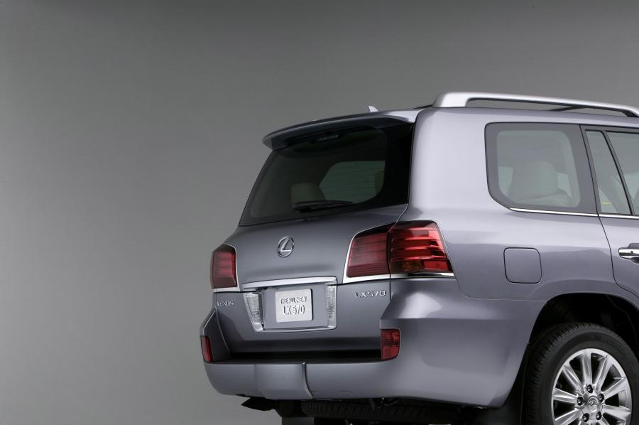  Lexus LX570 2008 года  (фото 102 из 221)